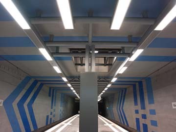 Micha Pawlitzki, U-Bahn Kirchtalstrasse (U-Bahn, Station, Architektur, modern, futuristisch, Köln, Photografie, Wunschgröße, Büro, Wohnzimmer, bunt)