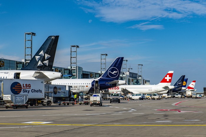 Konfiguration benutzen (Flugzeuge, Lufthansa, Heckflossen, Kranich-Symbol, Flotte, Fotografie, Wunschgröße, Wohnzimmer, bunt)