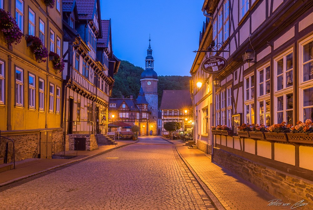 Konfiguration benutzen (Dorf, Fachwerk, Nostalgie, Gebäude, Architektur, Harz, Straße,  Kirche, Abendszene, Beleuchtung, Wunschgröße, Treppenhaus, Wohnzimmer, Fotografie)
