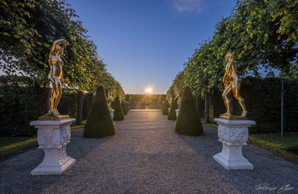 Konfiguration benutzen (Park, Garten, Barockgarten, Schlossgärten, Herrenhausen, Abendlicht, goldene Statuen,  Hannover, Wunschgröße, Treppenhaus, Wohnzimmer, Fotografie)