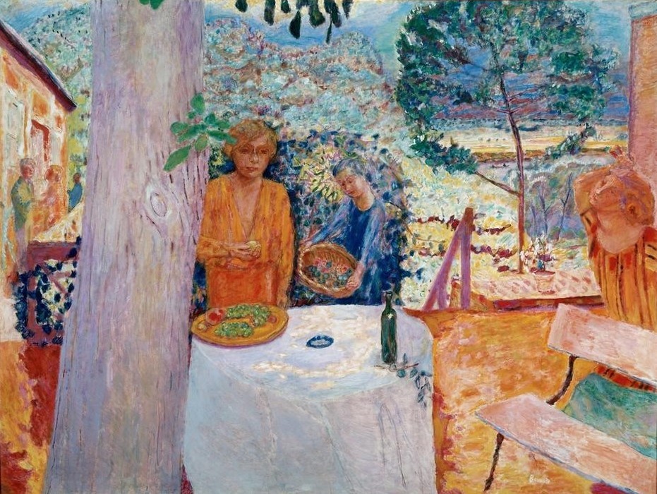 Pierre Bonnard, La terrasse à Vernon (Frau,Garten Und Park,Kunst,Landhaus,Landschaft,Mädchen,Menschen Im Park,Bank (Sitzgelegenheit),Terrasse,Tisch,Künstlerhaus (Wohnhaus),Französische Kunst,Im Freien (Allgemein),Menschen Im Garten,Nabis,Gedeckter Tisch,Privatsammlung)