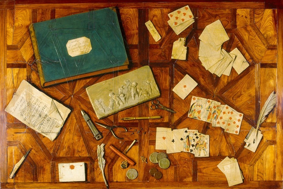 Andreas von Einsiedel , The trompe l'oeil top of marquetry table (Buch,Geschichte,Herrenhaus,Möbel,Schreibtisch,Designer,Holz,Tisch,Trompe L'oeil,Adel,Tag,Erbe,Innenansicht,Notizbuch,Rosenholz,Siegellack,Trick,Marketerie)