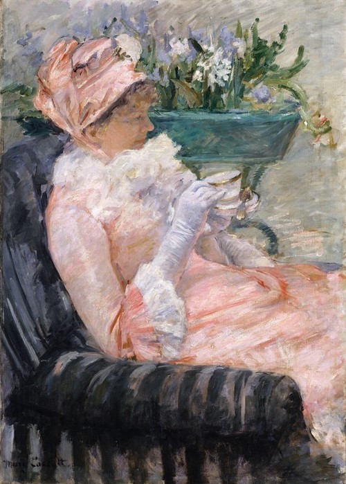 Mary Cassatt, Die Tasse Tee (Tee,Haube,Kleid,Dame,Blume,Rosa (Farbe),Teetasse)