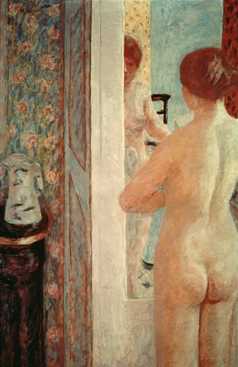 Pierre Bonnard, La toilette (Körperpflege,Bad,Frau,Kunst,Spiegel,Impressionismus,Akt,Rückenakt,Französische Kunst,Handtuch,Wasserkrug,Nabis,Abtrocknen)