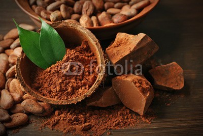 Africa Studio, Bowl with aromatic cocoa powder and green leaf on wooden background, close up (aroma, aromatisch, backgrounds, bohne, herb, schüssel, braun, kakao, koffein, schokolade, close-up, kakao, kaffee, farbe, sätze, süßwaren, dunkel, köstlich, nachspeise, details, feeds, essen, korn, grün, ernten, zutaten, leaf, natürlich, nährun)