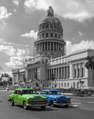 Blickfang, Cuba Capitol Havanna (cuba, havana, karibik, tropics, tropisch, cuba, kubaner, reisen, urlaub, erholung, tourismus, sehenswürdigkeit, historisch, bejahrt, morbid, ernest, architektur, autos, autos, old-timer, sommer, stranden, warm, schwuler, meer, himmel, theater, unesc)