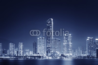 leeyiutung, Skyline of Hong Kong City at night (panorama, skyline, midtown, schwarzweiß, stadt, gebäude, hafen, hong kong, landschaft, bürogebäude, skyscraper, apartment, architektur, asien, asiatisch, china, stadtlandschaft, küste, küstenlinie, reiseziel, stadtteil, downtown, abenddämmerun)