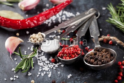 karandaev, Herbs and spices (gewürz, essen, backgrounds, kochen, gewürz, zutaten, kraut, rosmarin, würze, pfeffer, pulver, tisch, küche, chilies, foodie, dunkel, striegeln, anblick, kraut, kochkunst, löffeln, zutaten, hölzern, schwarz, trocken, salz, rustikal, schiefertafel, ro)