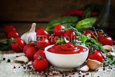 5ph, Tomato ketchup sauce with garlic, spices and herbs with cherry t (ketchup, tomaten, rot, ketchup, schüssel, mexikanerin, foodie, essen, close-up, vegetarisch, reif, pastete, natürlich, gewürz, köstlich, organisch, flavour, würze, traditionell, gemüse, geschmack, kochkunst, würze, zutaten, hölzern, frisch, nährun)