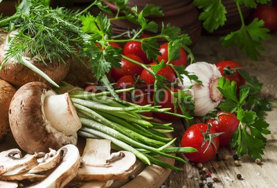 5ph, Fresh spring vegetables, wild garlic, brown mushrooms, fresh her (pilz, board, holz, close-up, mahlzeit, tisch, vorbereitung, braun, frühling, feeds, lecker, close-up, pilz, gesund, kochkunst, backgrounds, nährung, kochen, ernten, essen, petersilie, essbar, vegetarisch, natürlich, köstlich, organisch, gemüs)