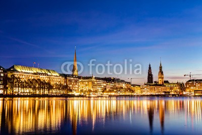 mije shots, Hamburg Binnenalster and skyline (hamburg, nacht, stadt, halle, town, see, deutsch, kirche, blau, wasser, springbrunnen, besinnung, europa, skyline, abenddämmerung, innerlich, himmel, stunde, berühmt, schöner, alt, orientierungspunkt, rivers, licht, reisen, architektur, horizontale, tur)