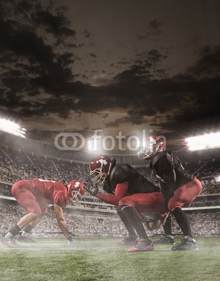 master1305, The american football players in action (fußball, athlet, uniform, stade, spielen, ball, uns, touchdown, sport, player, helme, erwachsen, leute, muskulös, feld, kultur, erfolg, mann, professionell, aktion, arena, fussball, dunkel, konkurrenzfähig, fitness, kaukasier, gespann, energie, müh)