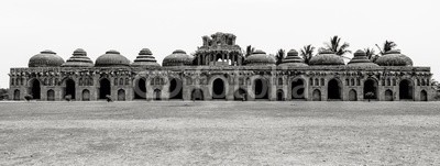 Alexander Y, Hampi, India. In black and white. (indien, fels, objekt, steine, geschichte, hinduismus, gebäude, architektur, uralt, alt, asien, reisen, tourismus, tempel, religion, kultur, natur, kultur, ruine, monuments, indianer, äusseres, werkstoff, platz, landschaft, erbschaft, archäologi)