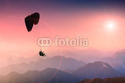 Bashkatov, Sky paragliding (fallschirme, mann, menschlich, leute, berg, silhouette, sport, sonnenuntergänge, flügel, sunrise, paragliding, fallschirmspringen, natur, landschaft, fliegender, freiheit, spaß, reisen, lebensfreude, pike, landen, gefahr, segelflug, aktion, drauße)