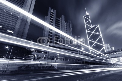 leeyiutung, Night Traffic in Hong Kong (stadt, verkehr, urbano, midtown, schwarzweiß, architektur, abstrakt, asien, hintergrund, verwischen, gebäude, business, autos, china, stadtlandschaft, altersgenosse, stadtteil, downtown, abenddämmerung, schnell, financial district, skyscraper, highwa)