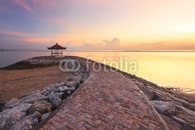 farizun amrod, Sanur Beach Bali, Indonesia (bali, indonesien, orientierungspunkt, strand, insel, küste, fabelhaft, reisen, sonnenaufgang, dramatisch, kultur, urlaub, sommer, düster, sonne, 1, traditionell, asien, welle, yoga, besuch, platz, bewölkt, architektur, pagode, outdoors, seelandschaf)