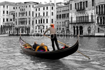 Blickfang, Gondeln in Venedig sw col (fastnacht, venedig, horizontale, farbe, tage, boot, gondel, wasser, italien, historisch, s w, schwarz, weiß, gondelfahrer, touristen, touristen, reis)