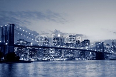 Joshua Haviv, Brooklyn Bridge and Manhattan skyline At Night (manhattan, skyline, brooklyn, brücke, urbano, new york city, new york city, metropole, amerika, architektur, attraktion, schönheit, gebäude, business, zentrale, stadt, stadtlandschaft, kommerzielle, downtown, abenddämmerung, berühmt, hafe)
