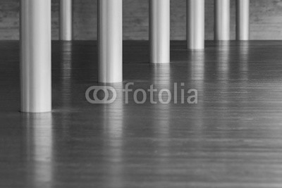 leeyiutung, metal column and wooden floor in modern architecture (architektur, gebäude, abstrakt, mustern, hintergrund, schwarzweiß, monochrom, schöner, zement, stadt, stadtlandschaft, kolonne, beton, konstruktion, äusseres, lang, metall, modern, blickwinkel, säulen, bestuhlung, szene, strukturen, urbano, viaduk)