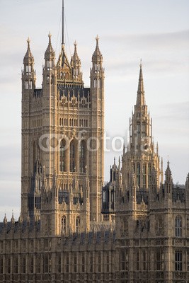 Blickfang, Houses of Parliament London (englisch, britischer, england, london, architektonisch, sehenswürdigkeit, hauptstadt, historisch, reiseziel, urlaub, stadtlandschaft, big ben, regierung, parlament, themse, gebäude, turm, hochformat, niemand, farb)