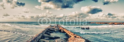 javigol860101, Panoramic view of abandoned pier in Guanabo beach, Havana, Cuba (pfeiler, leerstehend, afternoon, bejahrt, hintergrund, strand, brücke, broken, karibik, wolken, cuba, kubaner, defekt, zerstören, zerfressen, landschaft, lateinisch, ozean, panorama, panoramisch, szene, szenerie, landschaftlich, meer, himmel, dramatisc)