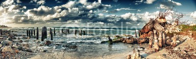 javigol860101, Panoramic view of a beach on a zone in guanabo cuba (hintergrund, strand, gebäude, karibik, cuba, kubaner, zerstören, zerfressen, landschaft, lateinisch, natürlich, natur, ozean, panoramisch, fels, sand, szene, szenerie, himmel, wasser, steine, tropics, tropisc)