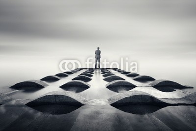 farizun amrod, businessman standing on pipeline at beach (erhalten, erwachsen, rücken, bellen, koje, business, kaufmann, unternehmer, karriere, herausforderung, charakter, wolken, firmen-, tage, dock, arbeit, existenzgründer, geschäftsführer, guy, himmel, isolation, anführer, lebensstil, blick, männlic)