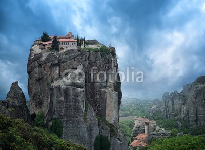 Cara-Foto, Klöster auf zerklüfteten Felsgestein, Meteora (landschaft, fels, gebäude, haus, kloster, über, hoch, schwebend, meteor, sandstone, himmel, wolken, ehemalig, glaube, religion, kultur, altertum, stimmung, geheimnisvoll, mystisch, astronomisches, set, tour, höhlen, wandern, klettern, tourismu)