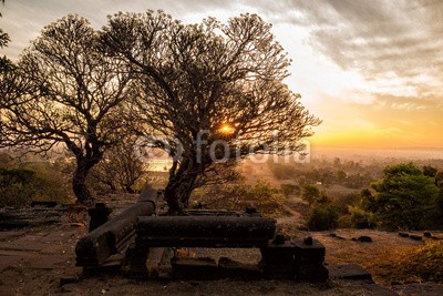 sutiporn, Vat Phou sunrise with champa flower and rock morning time. (mehrwertsteuer, wat, laos, khmer, tempel, erbschaft, unesco, asien, alt, asiatisch, kultur, berg, religion, ruine, buddhist, welt, natur, landschaft, traditionell, uralt, southern, reisen, gebäude, tourismus, orientierungspunkt, tradition, platz, monument)