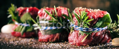 karepa, Filetfleisch vom Grill (Grillzeit) (grill, steak, tenderloin, rind, fleisch, feuer, frühling, sommer, rezept, gericht, rosmarin, kraut, hintergrund, rost, geröstet, barbecue, rösten, brennen, catering, close-up, dunkel, essen, flamme, glühen, holzkohlen, hot, kochen, köstlich, mahlzei)