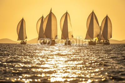 Pavel, Sailing boats with spinnaker during the race (segel, segeln, yacht, boot, meer, ozean, oberteile, wettrennen, blau, segelboot, horizont, schiff, wind, wasser, reisen, gespann, matrosen, nautisch, sport, urlaub, weiß, freiheit, sonne, frei, sonnenuntergang, mittelmeer, abenteuer, peace, erfolg, inse)