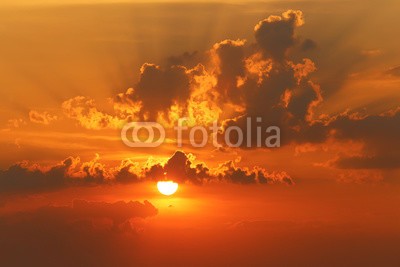 sutiporn, Sunset beautiful clouds sky and sun orange color backgrounds of nature in twilight (sonne, hintergrund, solar, sonnenaufgang, orange, schöner, natur, global, evolution, raum, rot, sommer, fackel, weiß, grafik, natürlich, licht, tapete, system, nebel, energie, hot, kräfte, stern, sphäre, sonnenlicht, hitze, sonnenuntergang, wolke)