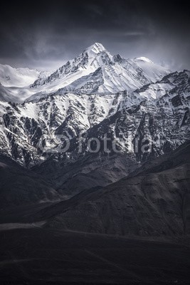 Sakrapee Nopparat, Snow Mountain with Blue Sky from Leh Ladakh India (berg, eis, alpen, pike, schnee, landschaft, weiß, himmel, skala, panorama, natur, blau, reisen, hoch, gletscher, hintergrund, schöner, kalt, anblick, urlaub, tourismus, europa, wolken, fels, oberteile, winter, schönheit, natürlic)