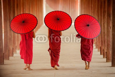 sutiporn, Myanmar Novice monk walking together in ancient pagoda Bagan Mandalay (almosen, uralt, asien, asiatisch, bagan, junge, buddhas, buddhismus, buddhist, burma, birmanisch, kind, kultur, faith, kind, orientierungspunkt, life, little, mandalay, kloster, monks, morgens, burma, nation, novize, alt, pagode, leute, person, poo)