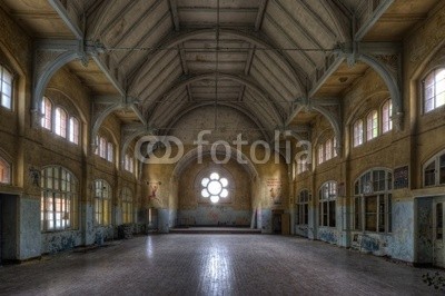 Grischa Georgiew, old sports hall (ruine, architektur, verfallen, licht, gebäude, kaputt, klapprig, aufpolieren, wand, verschmutzt, verschmutzt, mystisch, surreal, ddr, geschichte, vergangenheit, bejahrt, denkmal, fenster, krankenhaus, medizin, sport, gymnastik, halle, gymnastik, gebäud)