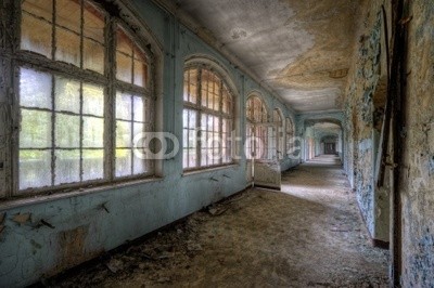 Grischa Georgiew, old floor (bejahrt, architektur, ruine, gang, fenster, krankenhaus, farbe, blättern, abblättern, fassade, verfallen, vergangenheit, licht, gebäude, kaputt, klapprig, aufpolieren, instandsetzung, wand, verschmutzt, verschmutzt, mystisch, surreal, ddr, anblic)