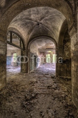 Grischa Georgiew, Beelitzer Gewölbegang (bejahrt, architektur, ruine, gang, raum, fenster, krankenhaus, bogen, gewölbe, fassade, verfallen, vergangenheit, licht, gebäude, kaputt, klapprig, aufpolieren, instandsetzung, wand, verschmutzt, verschmutzt, mystisch, surreal, ddr, anblick, schönhei)