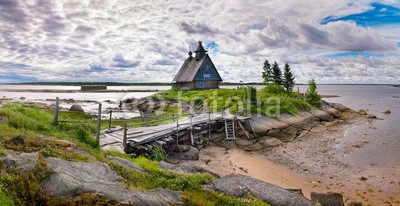 Viktar, The White sea coast, Russia, Republic of Karelia (Russian Karelia), Rabocheostrovsk. Here was filmed the movie the Island. Fake wooden church. (haus, architektur, dorf, gebäude, landschaft, kirche, natur, himmel, ländliche, hölzern, straßen, sommer, baum, bungalow, holz, berg, steine, grün, reisen, blau, wasser, religion, bauernhof, karelien, weiß, rußland, alt, sonnenuntergang, norde)