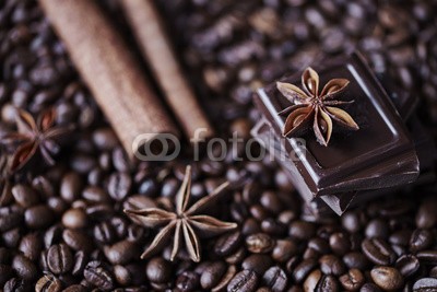 gpointstudio, Defocused coffee, chocolate and cinnamon (kaffee, bohne, schokolade, zimt, close-up, mocha, schwarzer kaffee, verschwommen, anis, braten, zutaten, koffein, frische, vorbereitung, make, to do, brotzeit, dunkel, ackerbau, trinke)