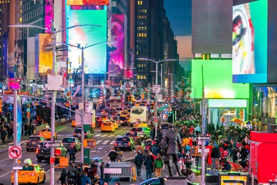 f11photo, Times Square, iconic street of Manhattan in New York City (neu, york, viereck, zeit, stadt, broadway, nacht, manhattan, zeit, straße, gebäude, urbano, uns, leute, verkehr, symbol, new york city, neon, licht, amerika, reisen, zeichen, vereinigt, business, busy, architektur, tourismus, straßen, american, downtow)