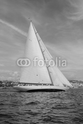 litchi cyril, voiliers (segel, boot, regatta, meer, nautisch, crew, blau, azur, sonne, mittelmeer, früher, zeit, classic, holz, matrosen, matrosen, segelboot, seil, seil, takelage, kupfer, leder, boot, überschrift, erdichtet, stangen, ausnahme, segelboot, brücke, verbinde, ba)