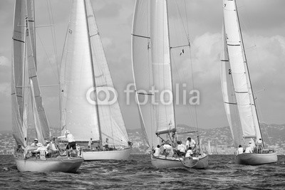 litchi cyril, voiliers (segel, boot, regatta, meer, nautisch, crew, blau, azur, sonne, mittelmeer, früher, zeit, classic, holz, matrosen, matrosen, segelboot, seil, seil, takelage, kupfer, leder, boot, überschrift, erdichtet, stangen, ausnahme, segelboot, brücke, verbinde, ba)