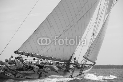 litchi cyril, voiliers (segel, boot, regatta, meer, nautisch, crew, blau, azur, sonne, mittelmeer, früher, zeit, classic, holz, matrosen, matrosen, segelboot, seil, seil, takelage, kupfer, leder, boot, überschrift, erdichtet, stangen, ausnahme, segelboot, brücke, verbinde, ba)