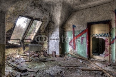 Grischa Georgiew, unbewohnt (architektur, bejahrt, raum, zimmer, leerstehend, krankenhaus, müll, verfallen, krankenhaus, fenster, tür, dreck, umwelt, wand, farbe, zerstörung, hooligan, kaputt, abblättern, blättern, depression, decke, besinnung, verschlechtern, putz, geschicht)