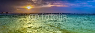 Olga Khoroshunova, Sunset over the sea. Amazing landscape panorama (panorama, sonnenuntergang, strand, meer, hintergrund, ozean, natur, insel, reisen, anblick, himmel, sommer, morgengrauen, banner, landschaftlich, einträchtig, horizont, wasser, sonne, wetter, lang, wolken, abenddämmerung, abend, niemand, horizontal)