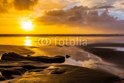 Kushnirov Avraham, Stunning sunset (sonne, sonnenuntergang, strand, niedrigwasser, friedlich, ozean, sonnenstrahl, meer, auckland, abend, marée, klippen, klippen, insel, orientierungspunkt, natur, neu, fels, seelandschaft, küste, reisen, farbe, küste, küstenlinie, reiseziel, heima)