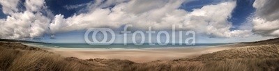 Paul Lampard, Cornwall beach panoramic (strand, panoramisch, cornwall, küste, küstenlinie, tage, sanddünen, gras, urlaub, horizont, landschaft, niemand, ozean, schöner, blau, grossbritannien, wolken, küste, draußen, sand, sandig, szenerie, landschaftlich, meer, seaside, küste, himme)