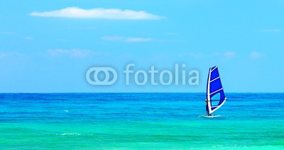 Anna Omelchenko, Panoramic beach landscape with windsurfer playing (betätigung, backgrounds, blau, extrem, guy, landschaft, mann, ozean, sport, sommer, urlaub, windsurfer, aktion, aktiv, strand, board, konzept, copy space, freiheit, spaß, spiel, gesund, urlaub, leisure, lebensstil, männlich, movement, natürlich, natu)