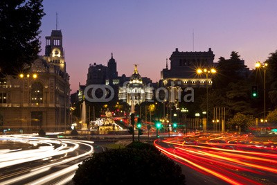 kasto, Night view of Plaza de Cibeles in Madrid (madrid, spanien, reisen, stadtlandschaft, stadt, uralt, architektur, kunst, gebäude, classic, konstruktion, kultur, abenddämmerung, europa, europäisch, abend, berühmt, großmutter, stirnlampe, geschichtlich, geschichte, beleuchtung, orientierungspunk)