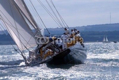 linous, America´s CUP Jubilee / Cowes (regatta, gespann, segelsport, boot, schiff, rückseite, crew, display, gischt, meer, gel)